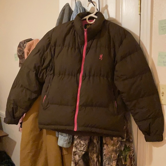 Woman’s puffer jacket. - Picture 1 of 14